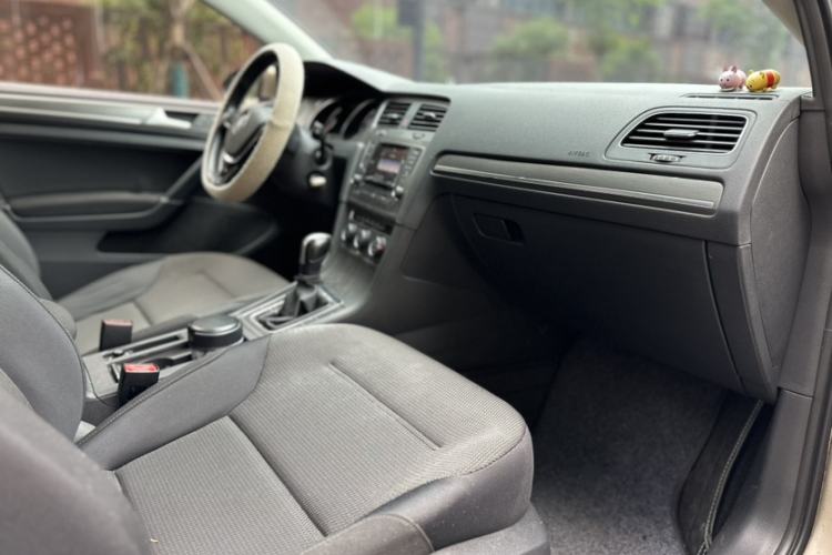 Used Volkswagen Golf 2016 1.6L Automatic Comfort Model Right Front Seat