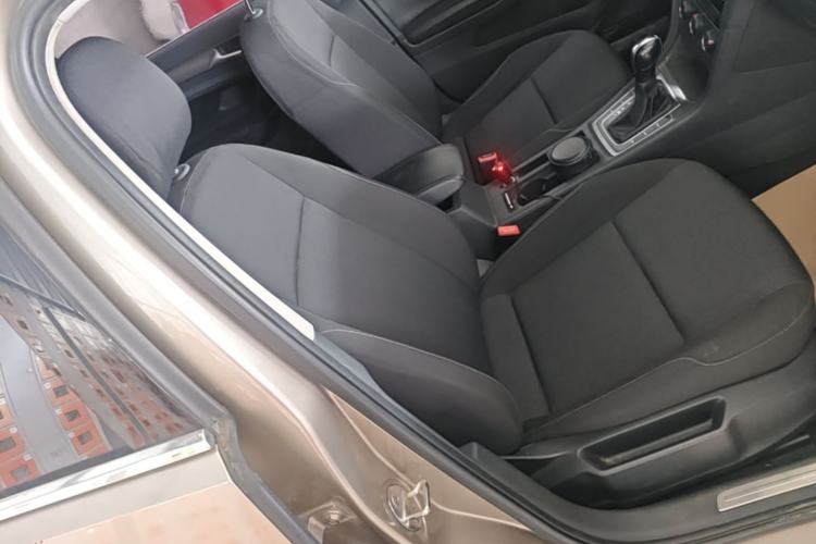 Used Volkswagen Golf 2016 1.6L Automatic Fashion Model Right Front Seat