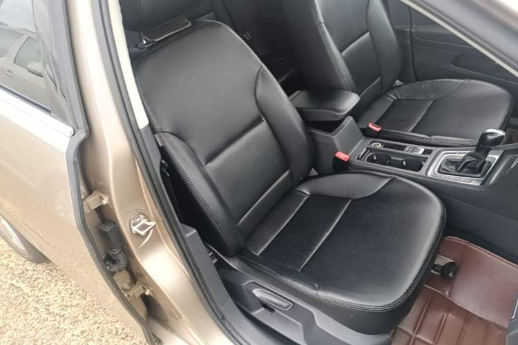 Used Volkswagen Golf 2016 1.6L Automatic Comfort Model Right Front Seat