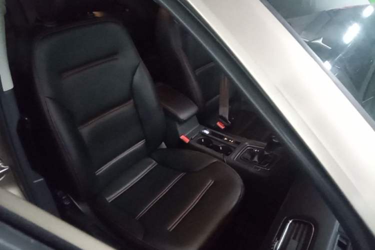 Used Volkswagen Golf 2016 230TSI Automatic Comfort Version Right Front Seat