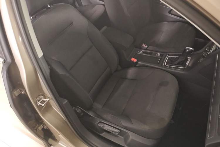 Used Volkswagen Golf 2016 1.6L Automatic Comfort Model Right Front Seat