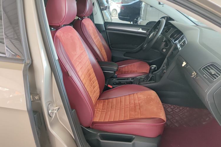 Used Volkswagen Golf 2016 1.6L Automatic Fashion Model Right Front Seat