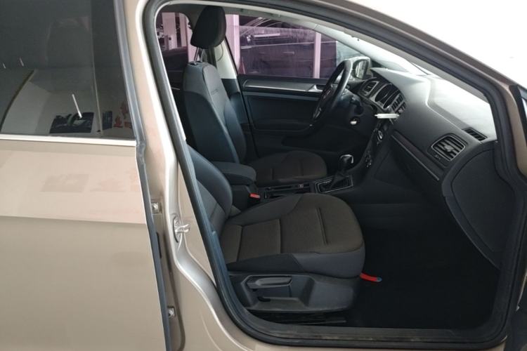 Used Volkswagen Golf 2016 230TSI Automatic Comfort Version Right Front Seat