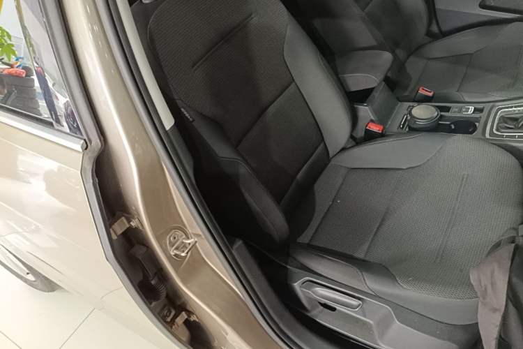 Used Volkswagen Golf 2016 1.6L Automatic Comfort Model Right Front Seat