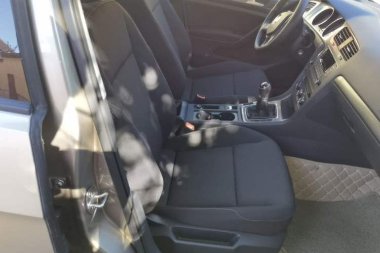 Used Volkswagen Golf 2016 1.6L Manual Fashion Edition Right Front Seat