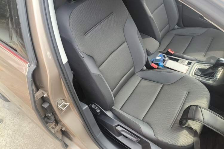 Used Volkswagen Golf 2016 1.6L Automatic Comfort Model Right Front Seat