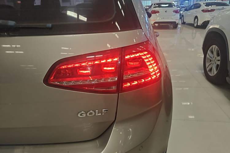 Used Volkswagen Golf 2016 1.6L Automatic Fashion Model Right Rear Taillight