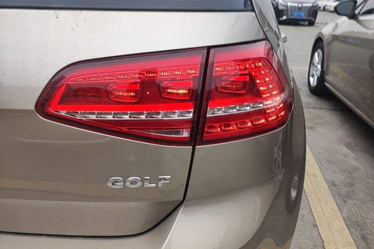 Used Volkswagen Golf 2016 1.6L Automatic Comfort Model Right Rear Taillight