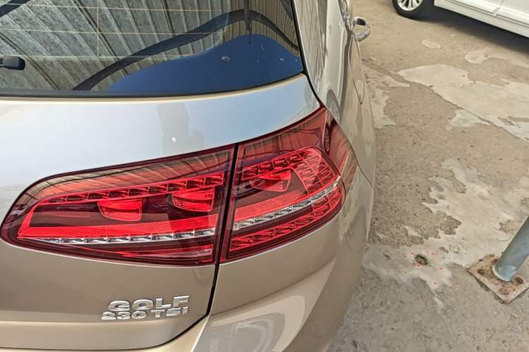 Used Volkswagen Golf 2016 230TSI Automatic Comfort Version Right Rear Taillight