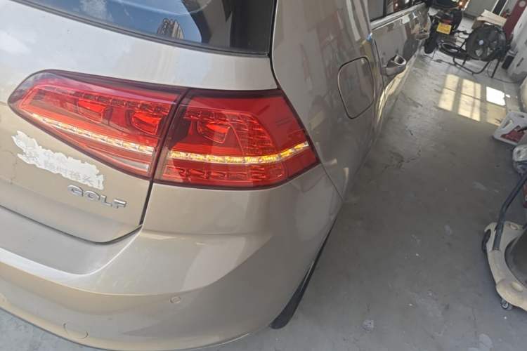 Used Volkswagen Golf 2016 1.6L Automatic Comfort Model Right Rear Taillight