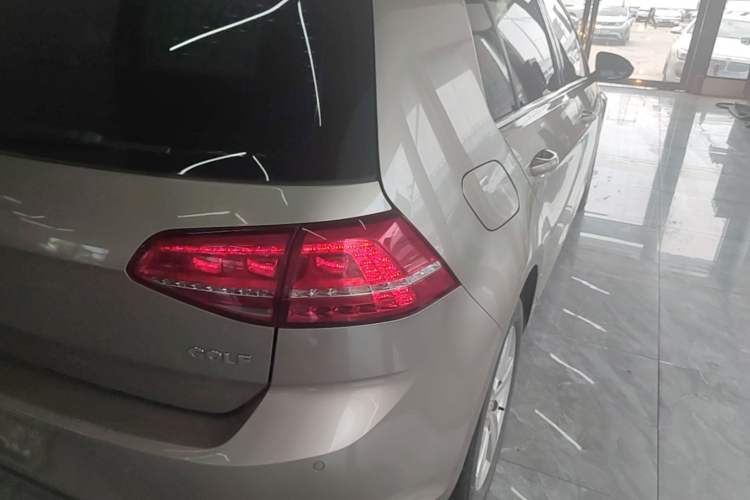 Used Volkswagen Golf 2016 1.6L Automatic Comfort Model Right Rear Taillight