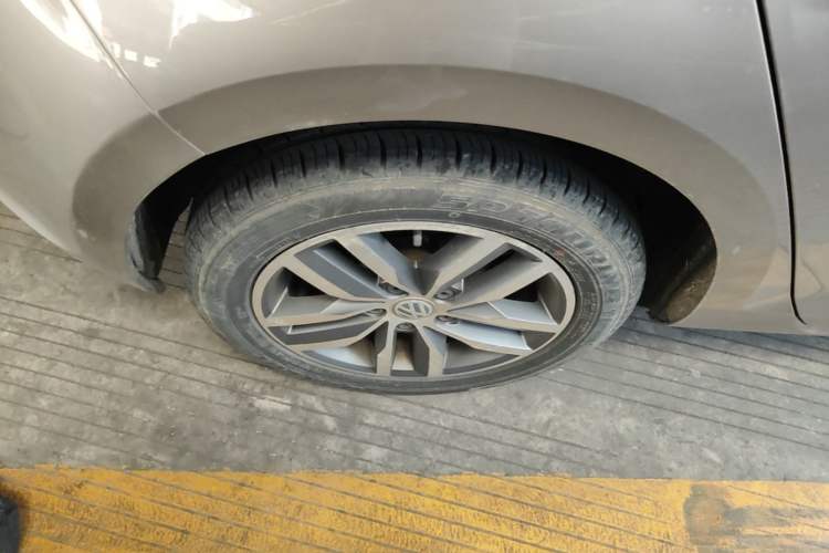 Used Volkswagen Golf 2016 230TSI Automatic Luxury Version Right Rear Wheel Hub
