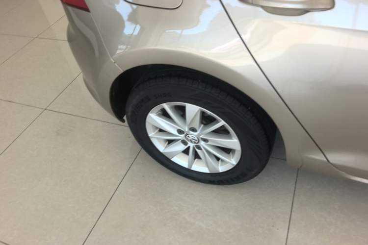 Used Volkswagen Golf 2016 1.6L Automatic Fashion Model Right Rear Wheel Hub