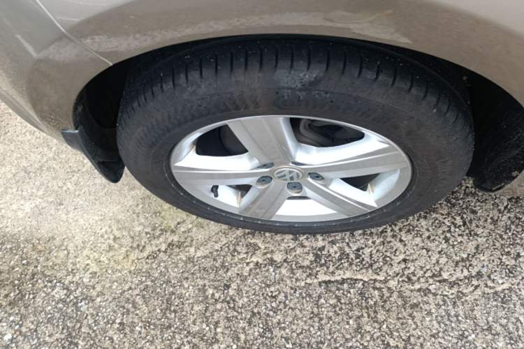 Used Volkswagen Golf 2016 1.6L Automatic Comfort Model Right Rear Wheel Hub