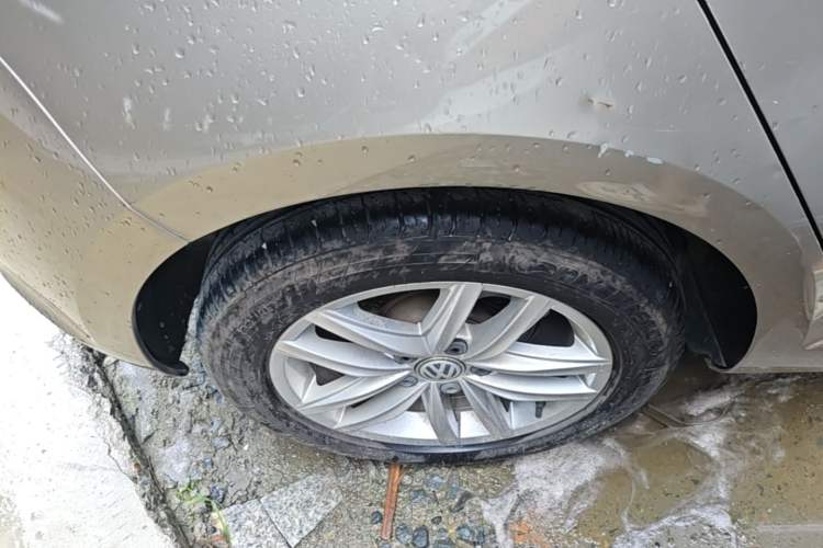 Used Volkswagen Golf 2016 1.6L Automatic Fashion Model Right Rear Wheel Hub
