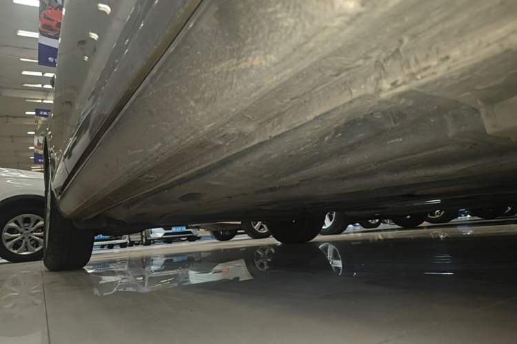 Used Volkswagen Golf 2016 1.6L Automatic Fashion Model Right Side Sill