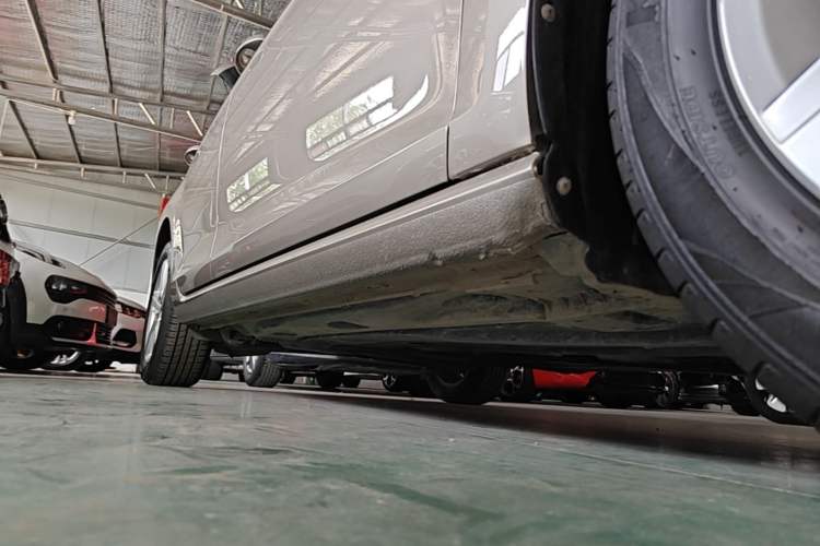 Used Volkswagen Golf 2016 230TSI Automatic Comfort Version Right Side Sill