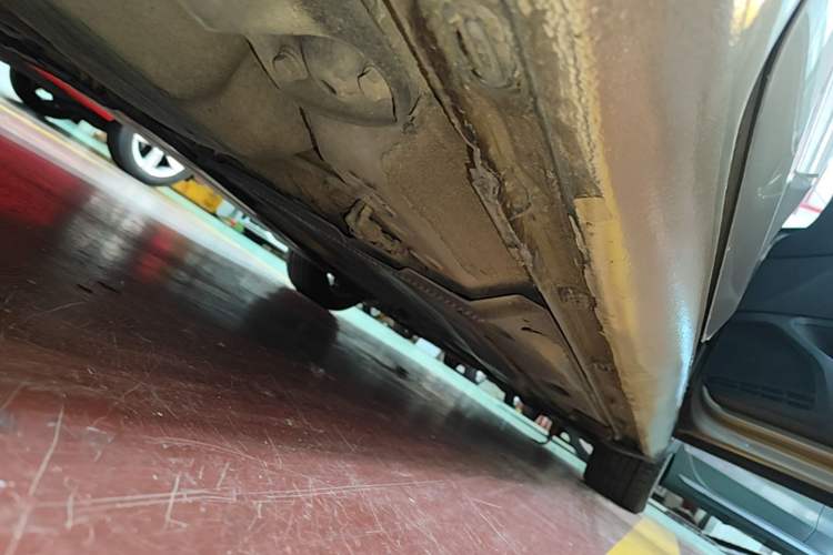 Used Volkswagen Golf 2016 230TSI Automatic Luxury Version Right Side Sill