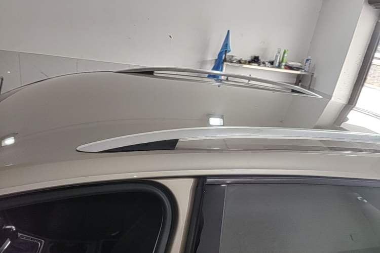 Used Volkswagen Golf 2016 1.6L Automatic Fashion Model Roof