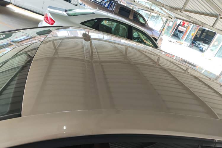 Used Volkswagen Golf 2016 1.6L Automatic Fashion Model Roof