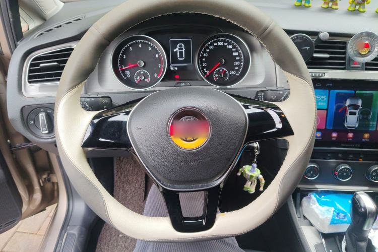 Used Volkswagen Golf 2016 1.6L Automatic Comfort Model Steering Wheel