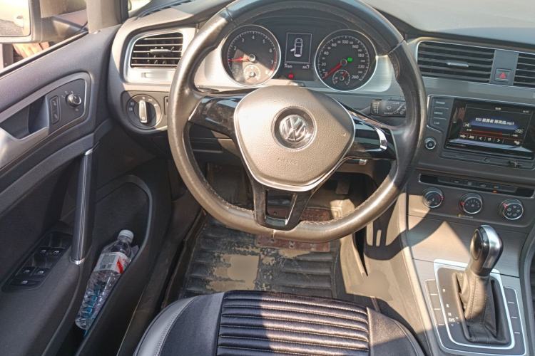 Used Volkswagen Golf 2016 1.6L Automatic Comfort Model Steering Wheel