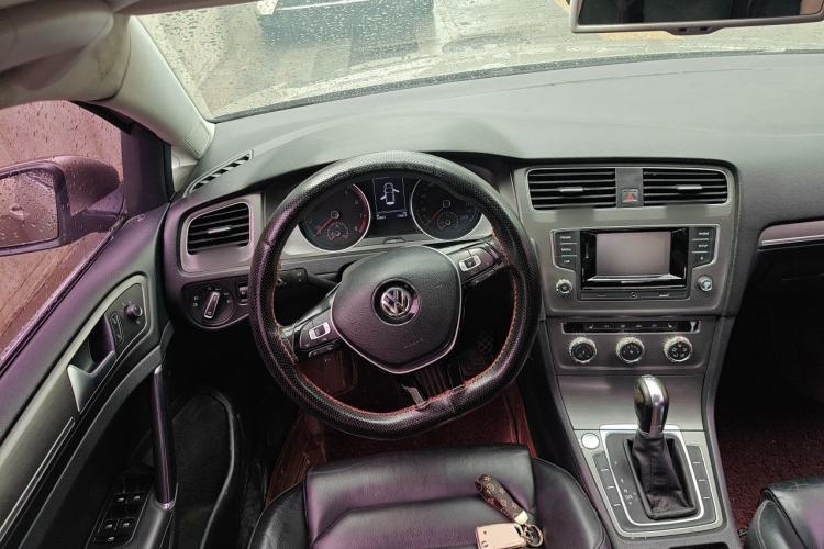 Used Volkswagen Golf 2016 230TSI Automatic Luxury Version Steering Wheel