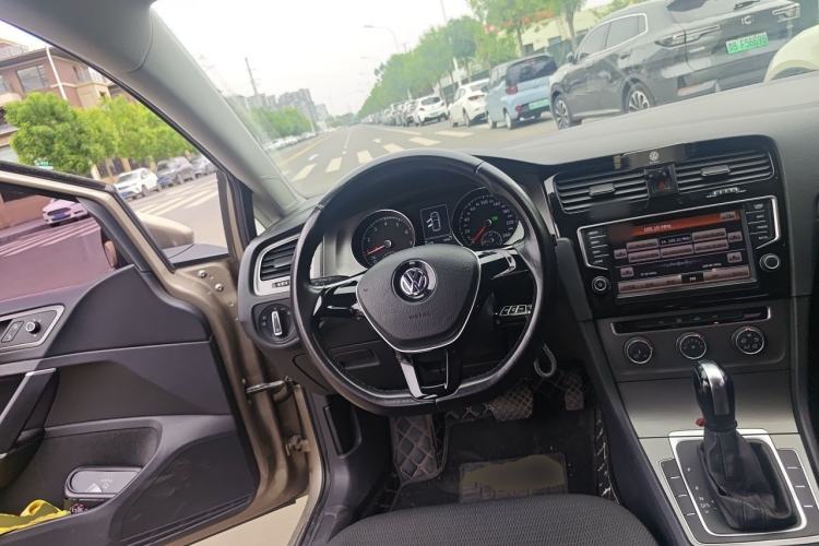 Used Volkswagen Golf 2016 1.6L Automatic Comfort Model Steering Wheel