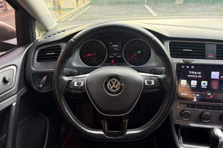 Used Volkswagen Golf 2016 230TSI Automatic Luxury Version Steering Wheel
