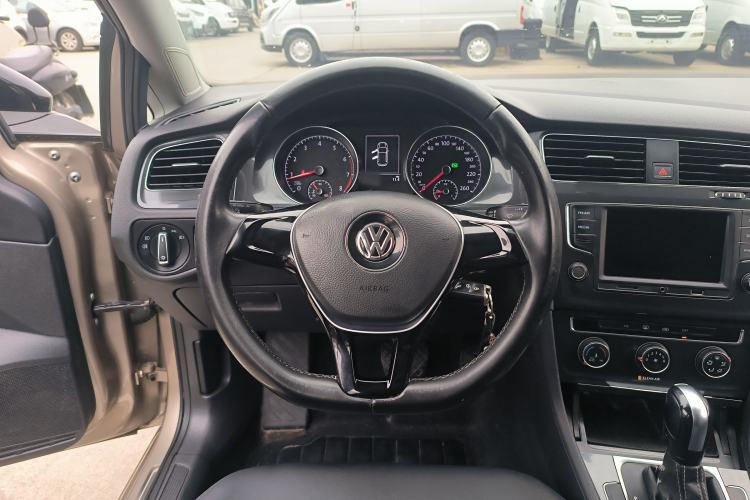 Used Volkswagen Golf 2016 1.6L Automatic Comfort Model Steering Wheel