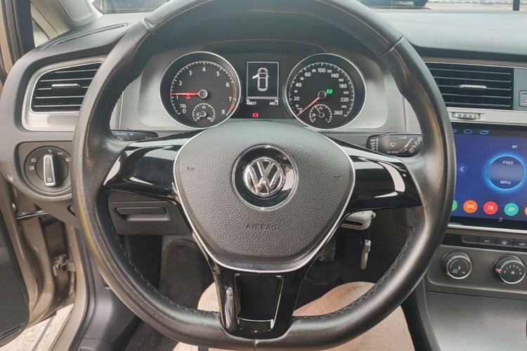 Used Volkswagen Golf 2016 1.6L Automatic Comfort Model Steering Wheel