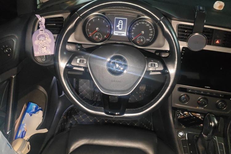 Used Volkswagen Golf 2016 230TSI Automatic Luxury Version Steering Wheel
