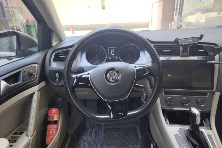 Used Volkswagen Golf 2016 230TSI Automatic Comfort Version Steering Wheel