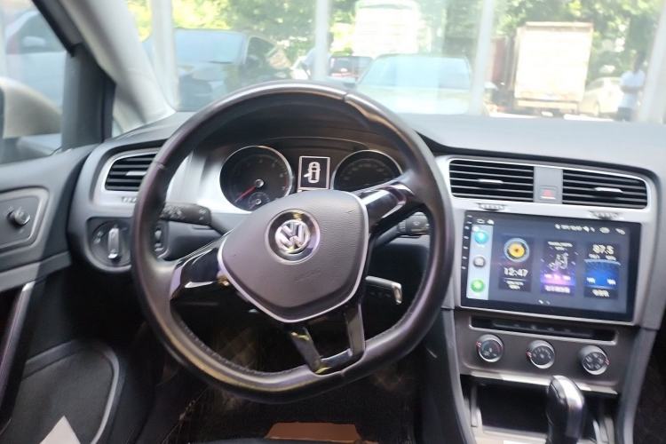 Used Volkswagen Golf 2016 1.6L Automatic Comfort Model Steering Wheel