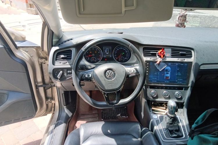 Used Volkswagen Golf 2016 230TSI Automatic Luxury Version Steering Wheel