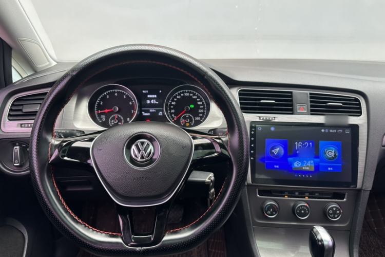 Used Volkswagen Golf 2016 230TSI Automatic Comfort Version Steering Wheel