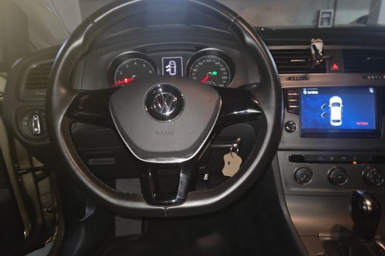 Used Volkswagen Golf 2016 230TSI Automatic Comfort Version Steering Wheel