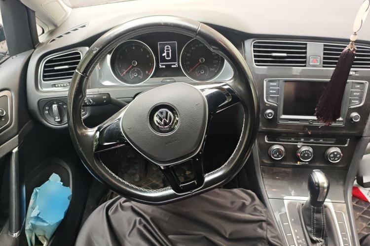 Used Volkswagen Golf 2016 1.6L Automatic Comfort Model Steering Wheel