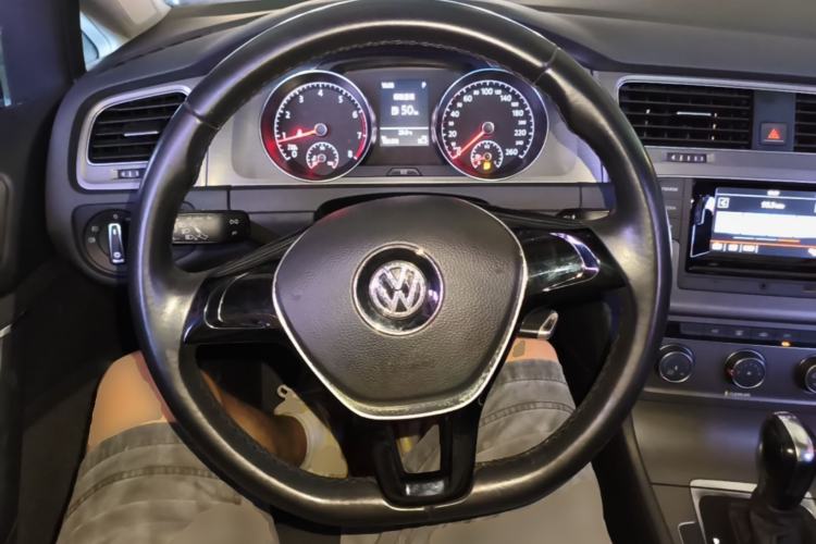 Used Volkswagen Golf 2016 230TSI Automatic Comfort Version Steering Wheel