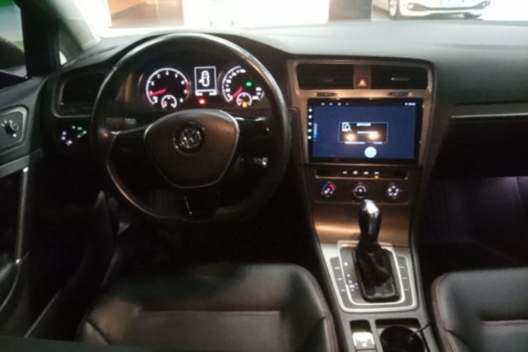 Used Volkswagen Golf 2016 230TSI Automatic Comfort Version Steering Wheel