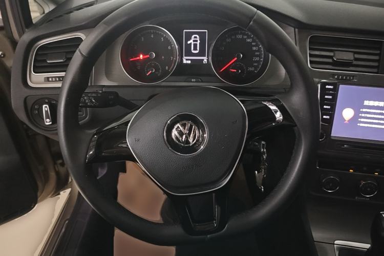Used Volkswagen Golf 2016 1.6L Automatic Comfort Model Steering Wheel