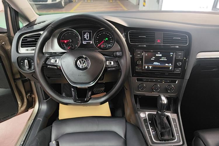 Used Volkswagen Golf 2016 230TSI Automatic Luxury Version Steering Wheel