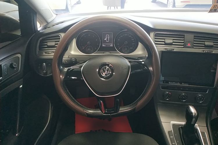 Used Volkswagen Golf 2016 230TSI Automatic Comfort Version Steering Wheel