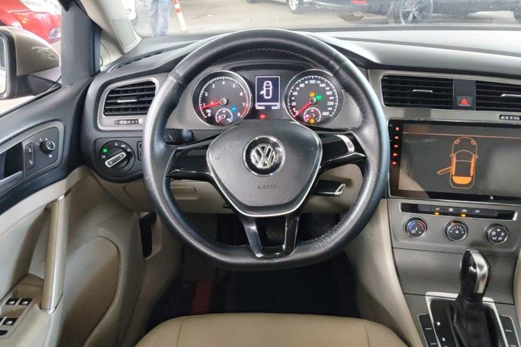 Used Volkswagen Golf 2016 230TSI Automatic Comfort Version Steering Wheel