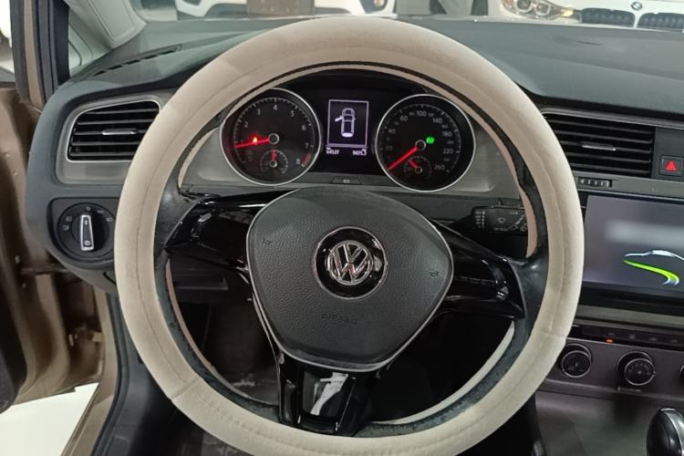 Used Volkswagen Golf 2016 1.6L Automatic Comfort Model Steering Wheel
