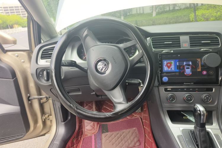 Used Volkswagen Golf 2016 1.6L Automatic Fashion Model Steering Wheel