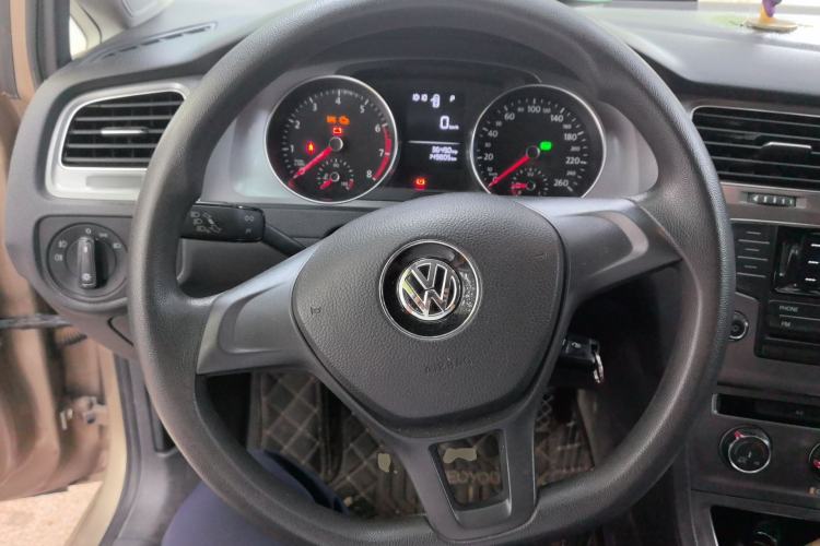 Used Volkswagen Golf 2016 1.6L Automatic Fashion Model Steering Wheel
