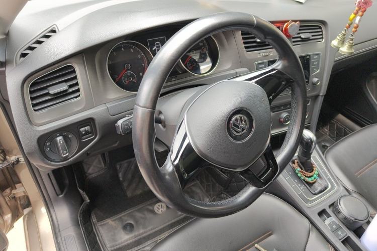 Used Volkswagen Golf 2016 1.6L Automatic Comfort Model Steering Wheel