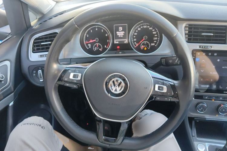 Used Volkswagen Golf 2016 230TSI Automatic Luxury Version Steering Wheel