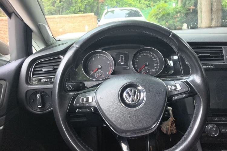 Used Volkswagen Golf 2016 1.6L Automatic Comfort Model Steering Wheel